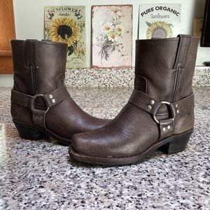 Frye 8R Harness Boots - Smoke